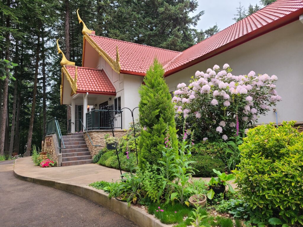 Wat Buddha Oregon Building